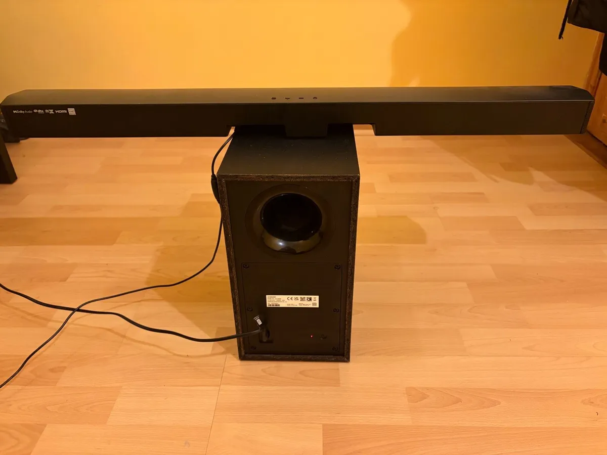 Samsung Soundbar + Subwoofer - Image 2