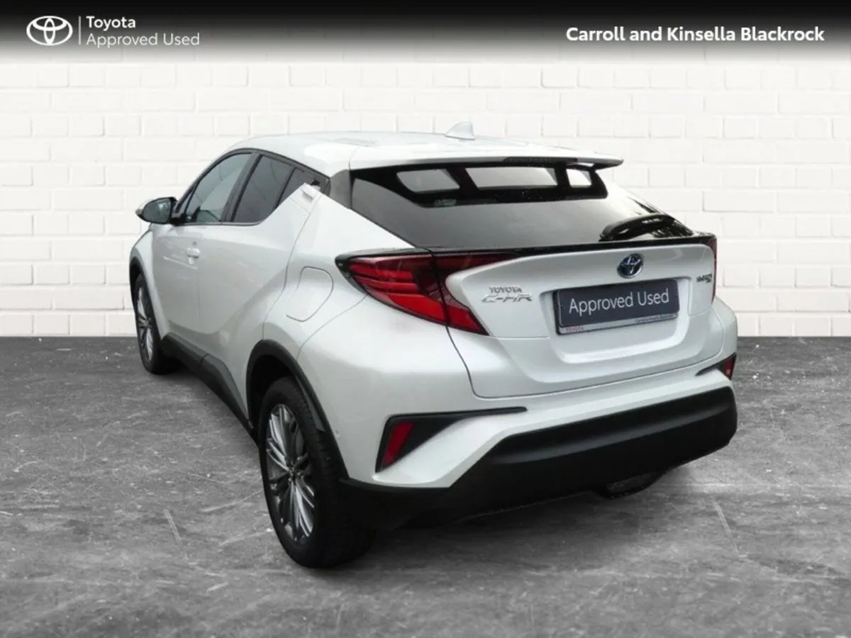 Toyota C-HR Hybrid Sol - Image 2