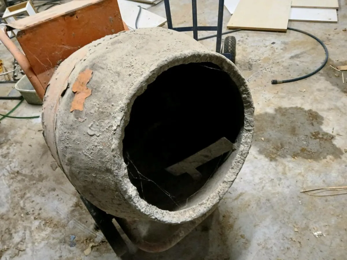 cement mixer Petrol - Image 1