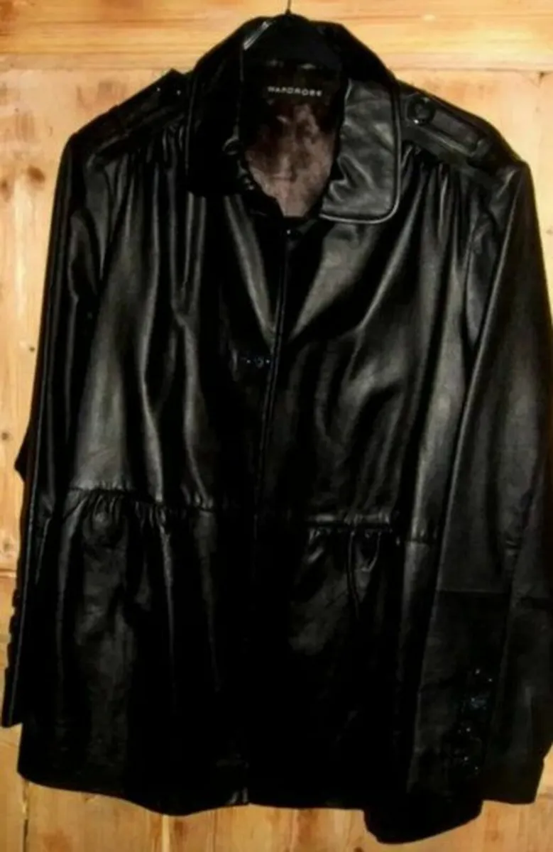 BNWT Ladies 100% Leather Jacket - Image 1