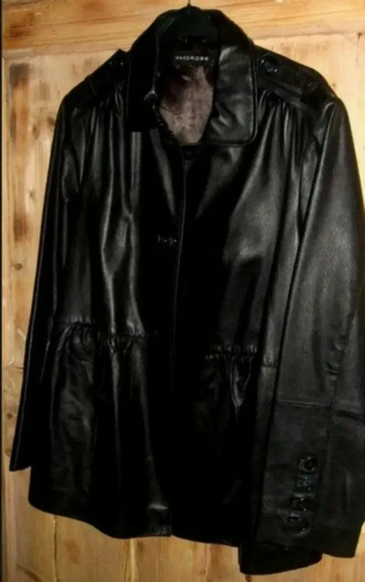 BNWT Ladies 100% Leather Jacket - Image 3