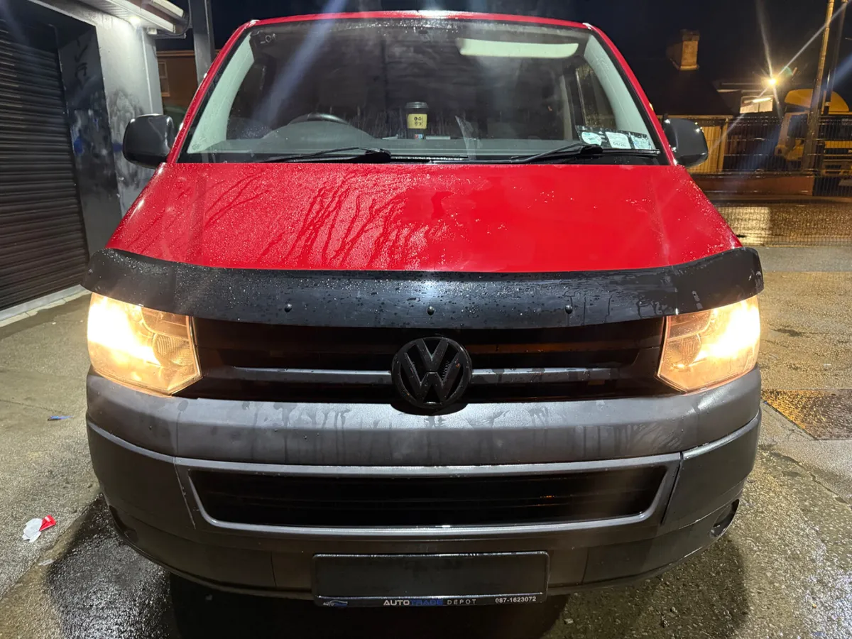 VW TRANSPORTER DAY VAN - Image 2