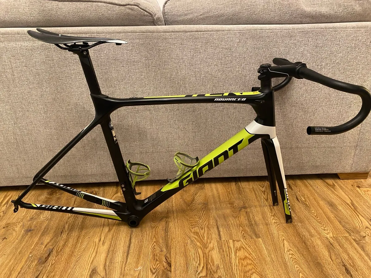 Giant TCR Advanced 1 Carbon Frameset - Image 1