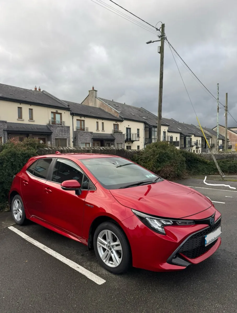 Toyota Corolla Hybrid Luna 212 – Full Toyota Servi - Image 1