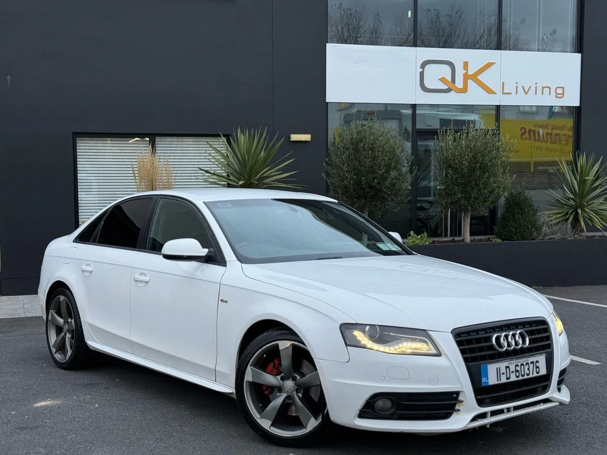 Audi A4 2.0Tdi Sline Black Edition - Image 3