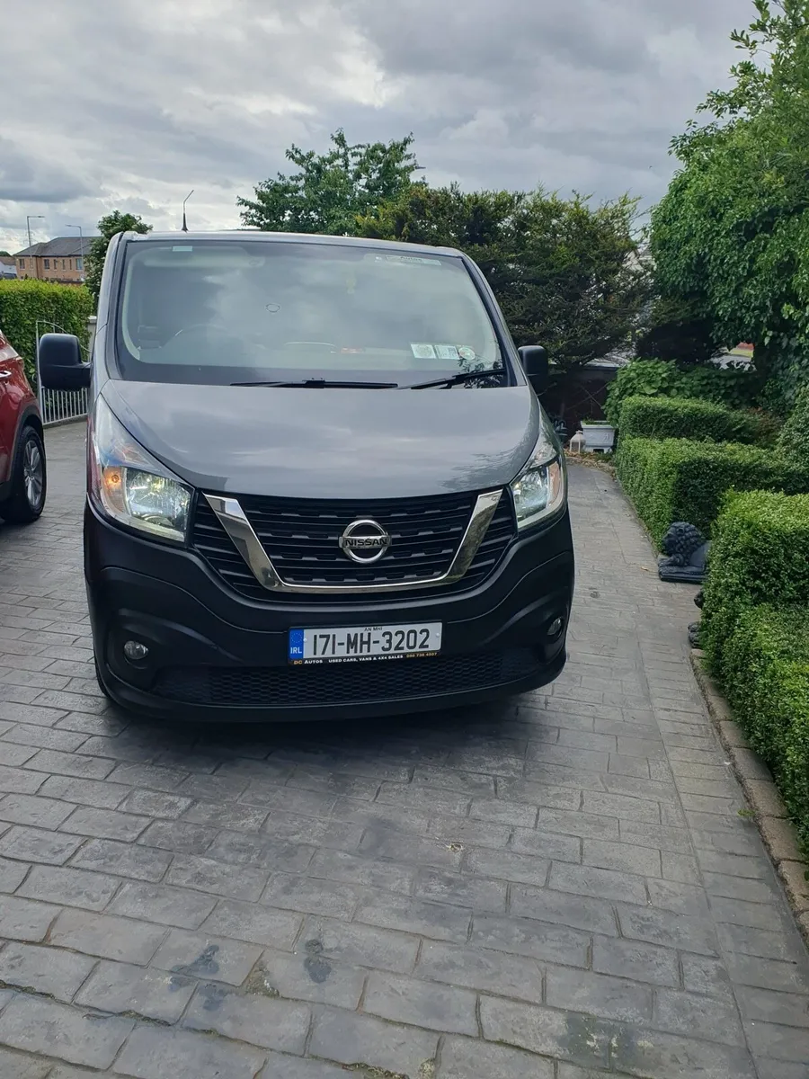 Nissan nv 300 - Image 4