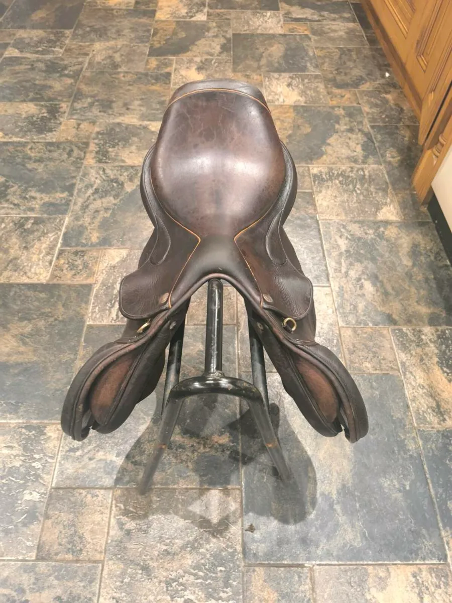 17.5 Jumping Saddle - Image 3
