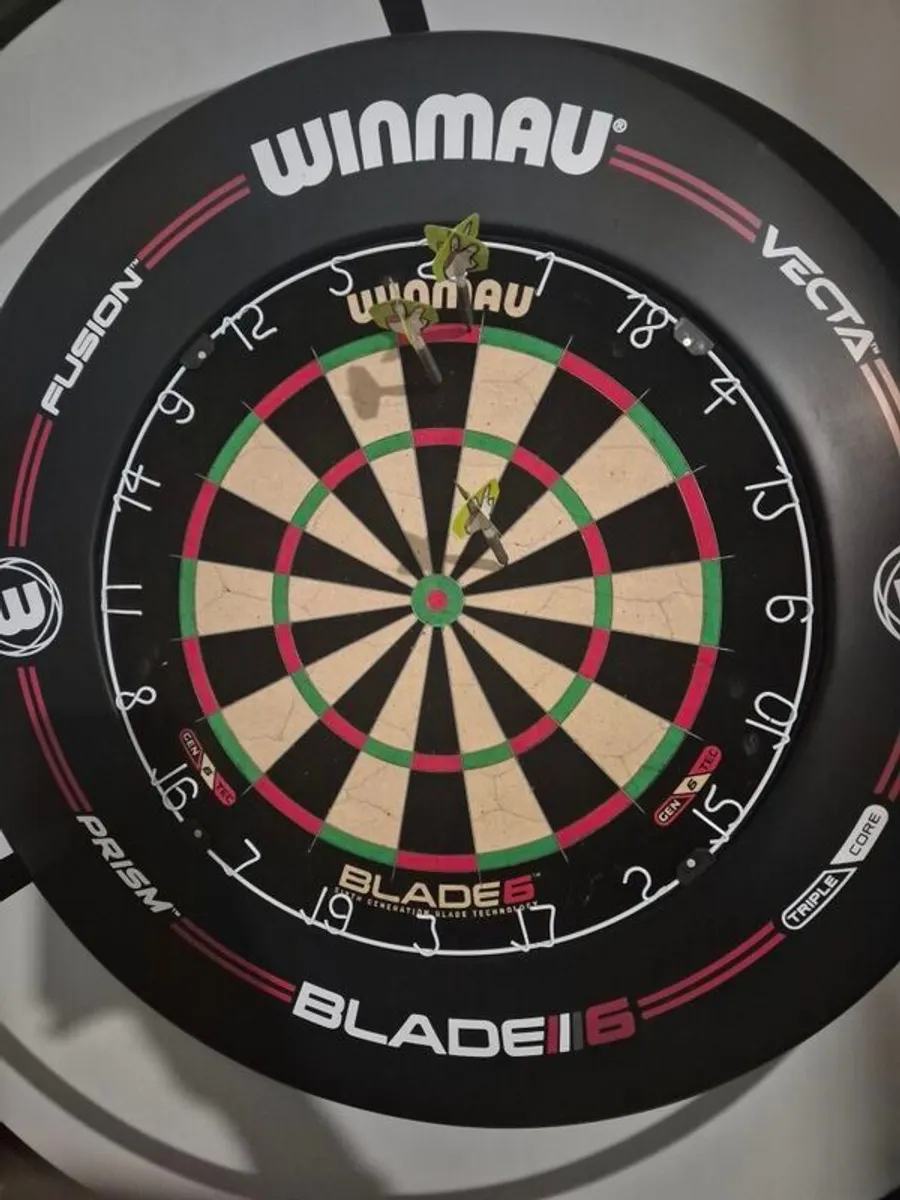 dart board and surround - Image 2