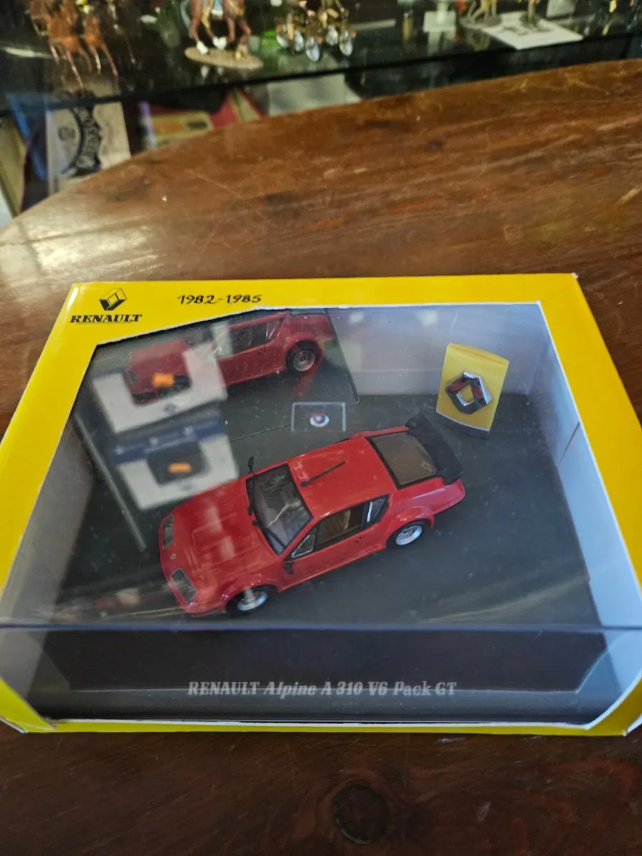 Corgi Universal Hobbies Renault Alpine - Image 2