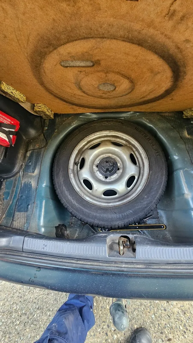 Toyota Corolla 1995 - Image 3