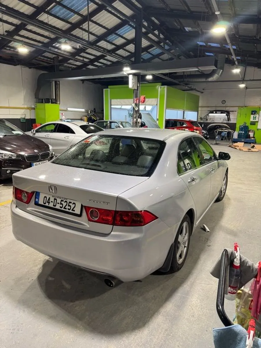 2004 Honda Accord - Image 3