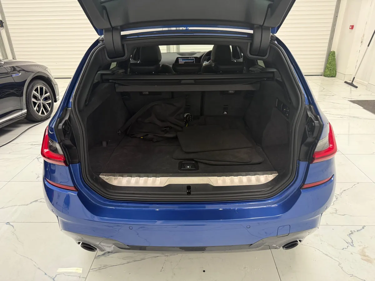 BMW 3-Series 2021 330e Msport Pan Roof - Image 4