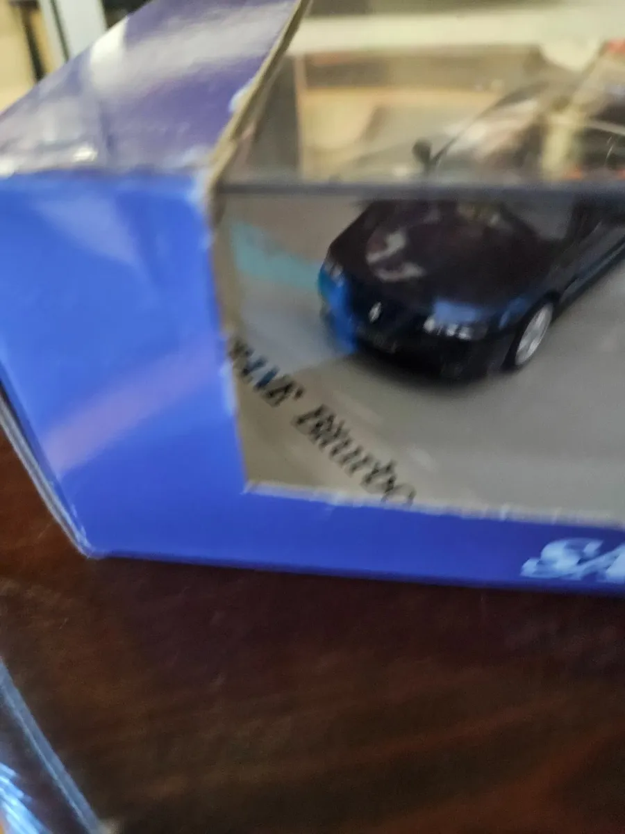 Corgi Universal Hobbies Renault Safrane - Image 3