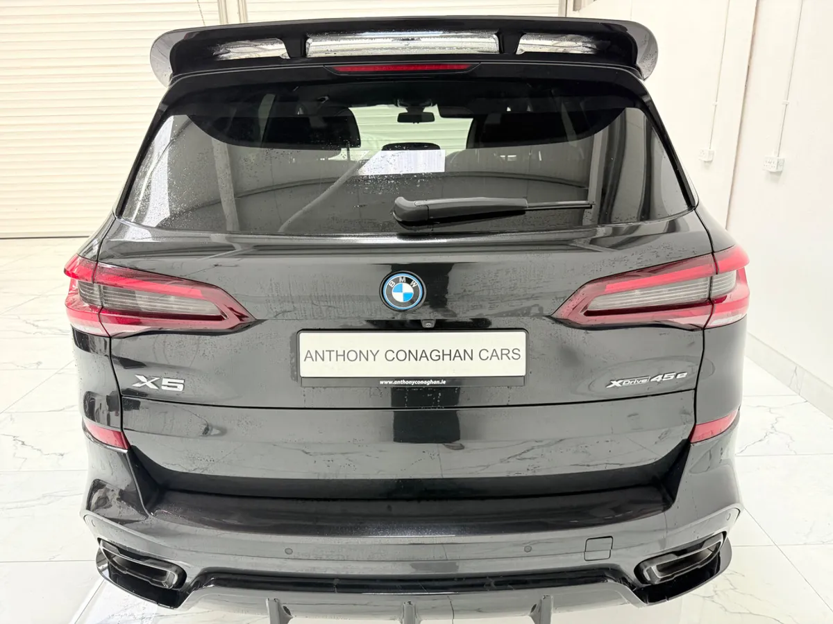 BMW X5 2022 Sapphire Black - Image 4