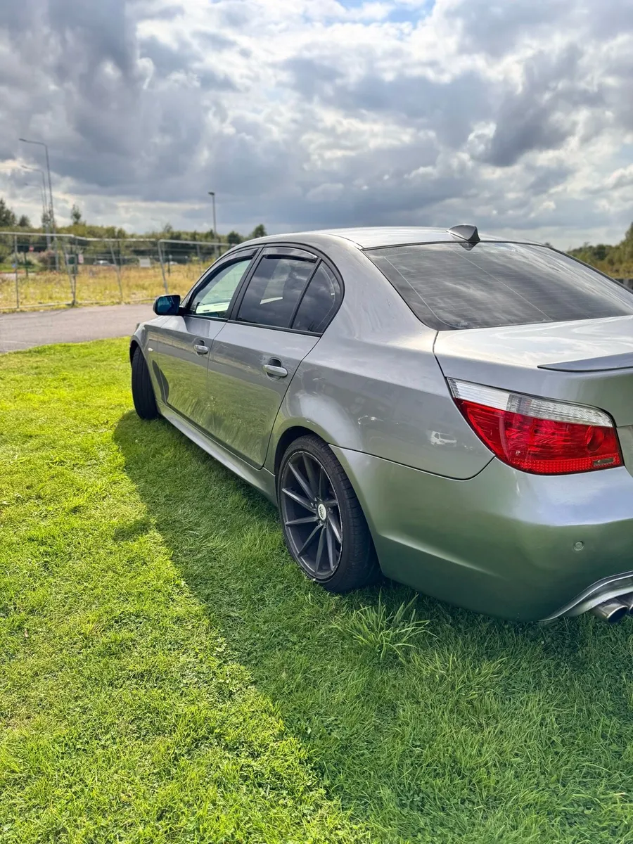 BMW 523I SPORT - Image 2