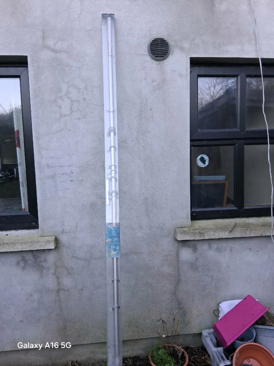 Curtain poles - Image 1