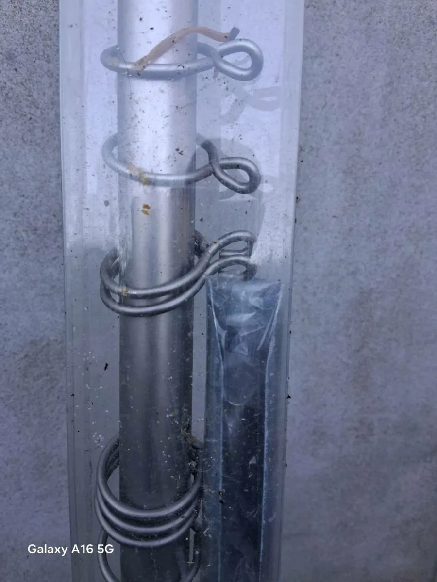 Curtain poles - Image 2