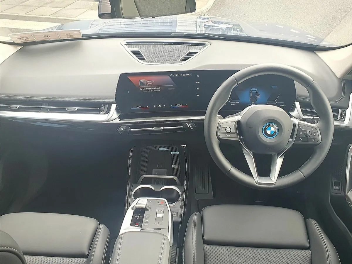 BMW iX1 eDrive20 xLine - Image 4