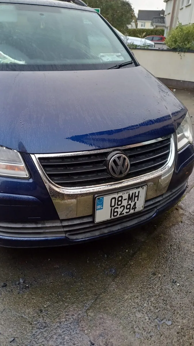 VW Touran Automatic 2008 - Image 1