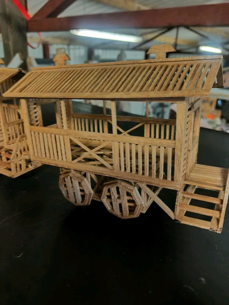 Hand crafted train and carriages - Image 4