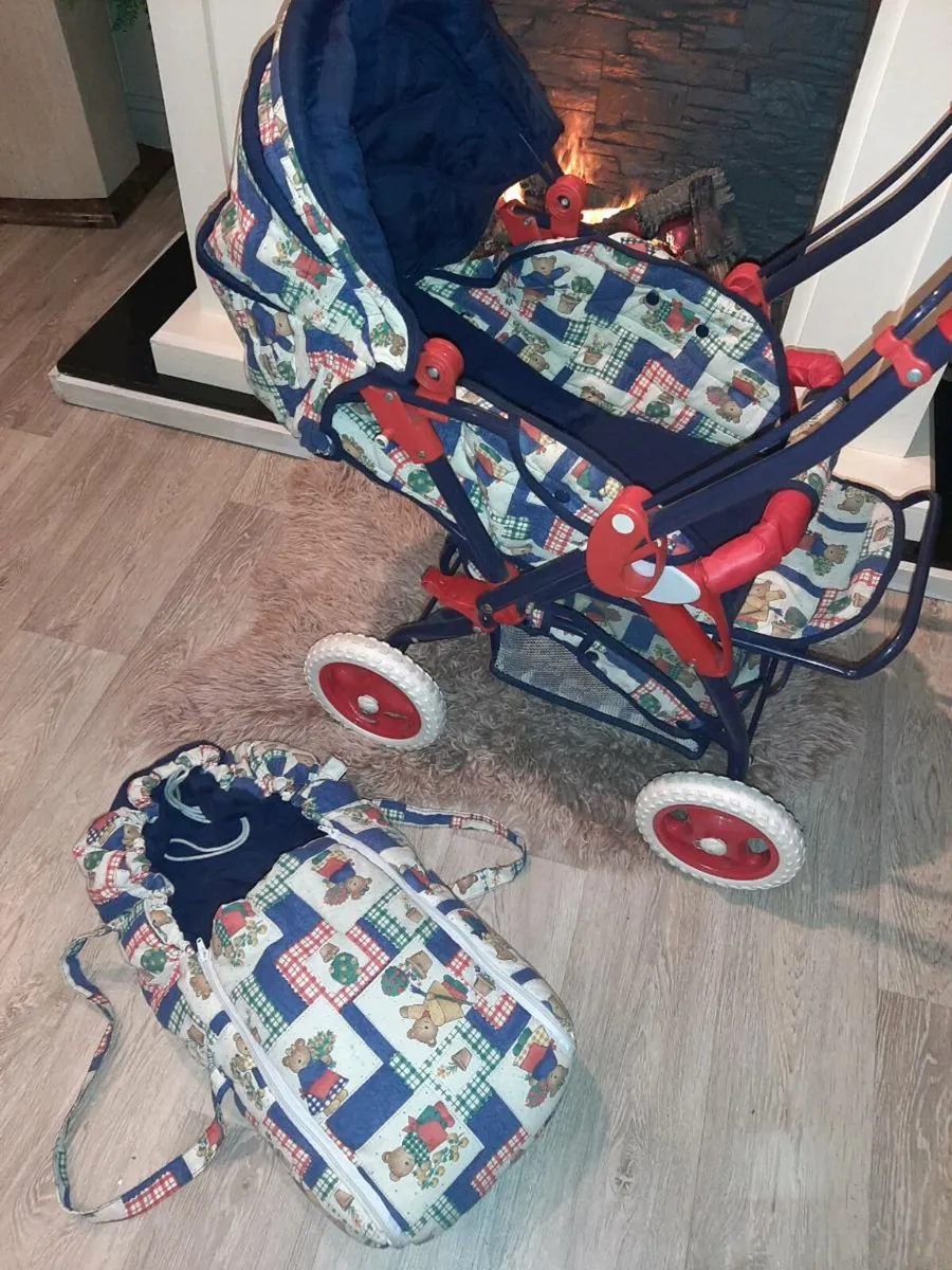 Vintage dolls pram still mew - Image 1