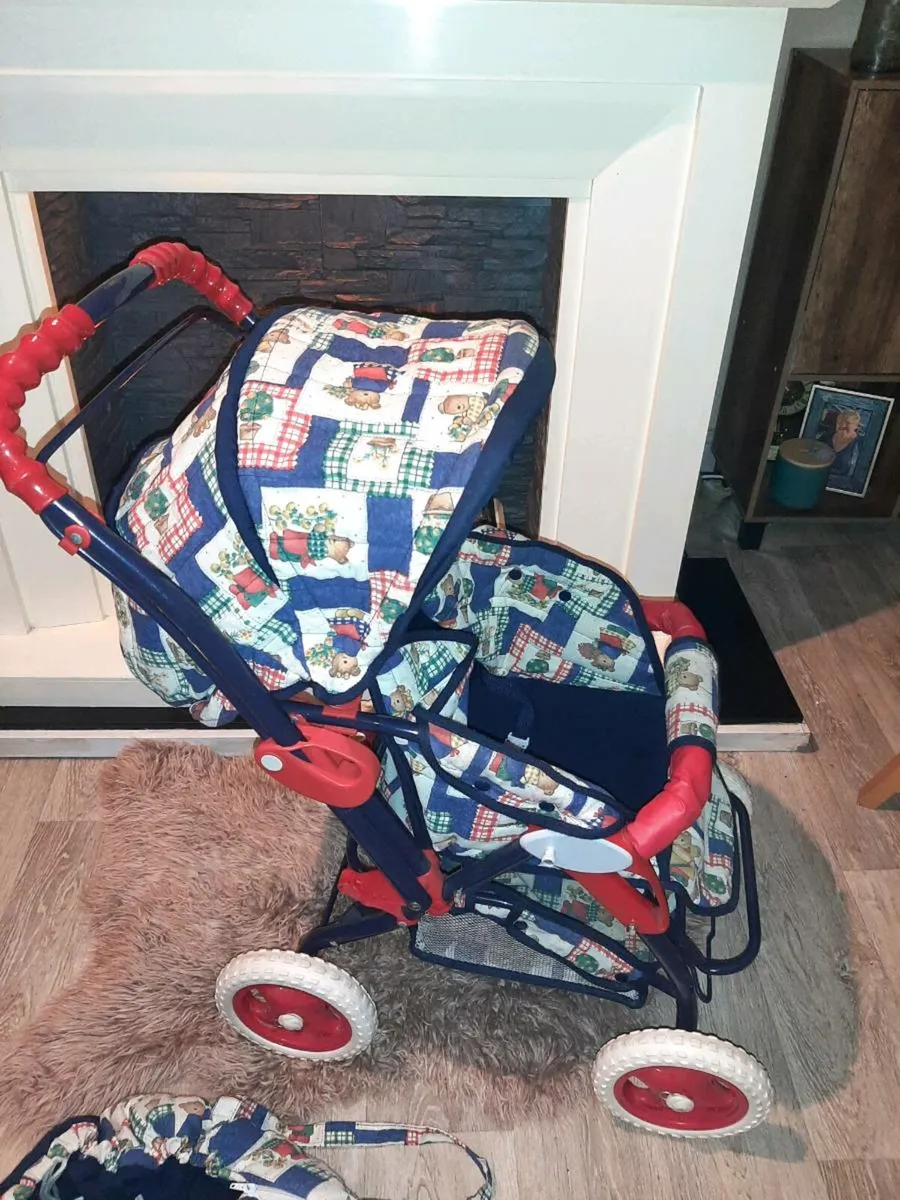 Vintage dolls pram still mew - Image 2