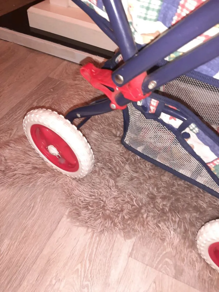 Vintage dolls pram still mew - Image 3