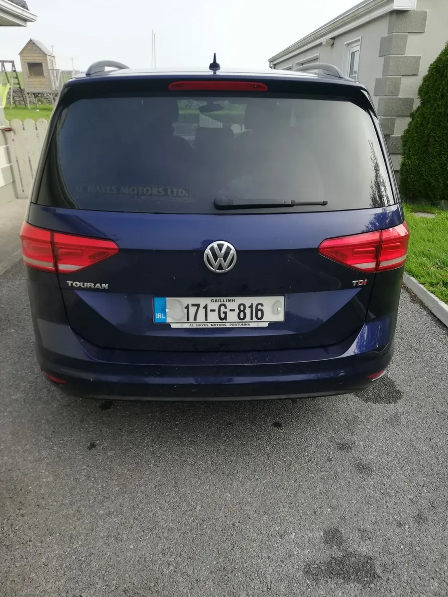 Volkswagen Touran - Image 1