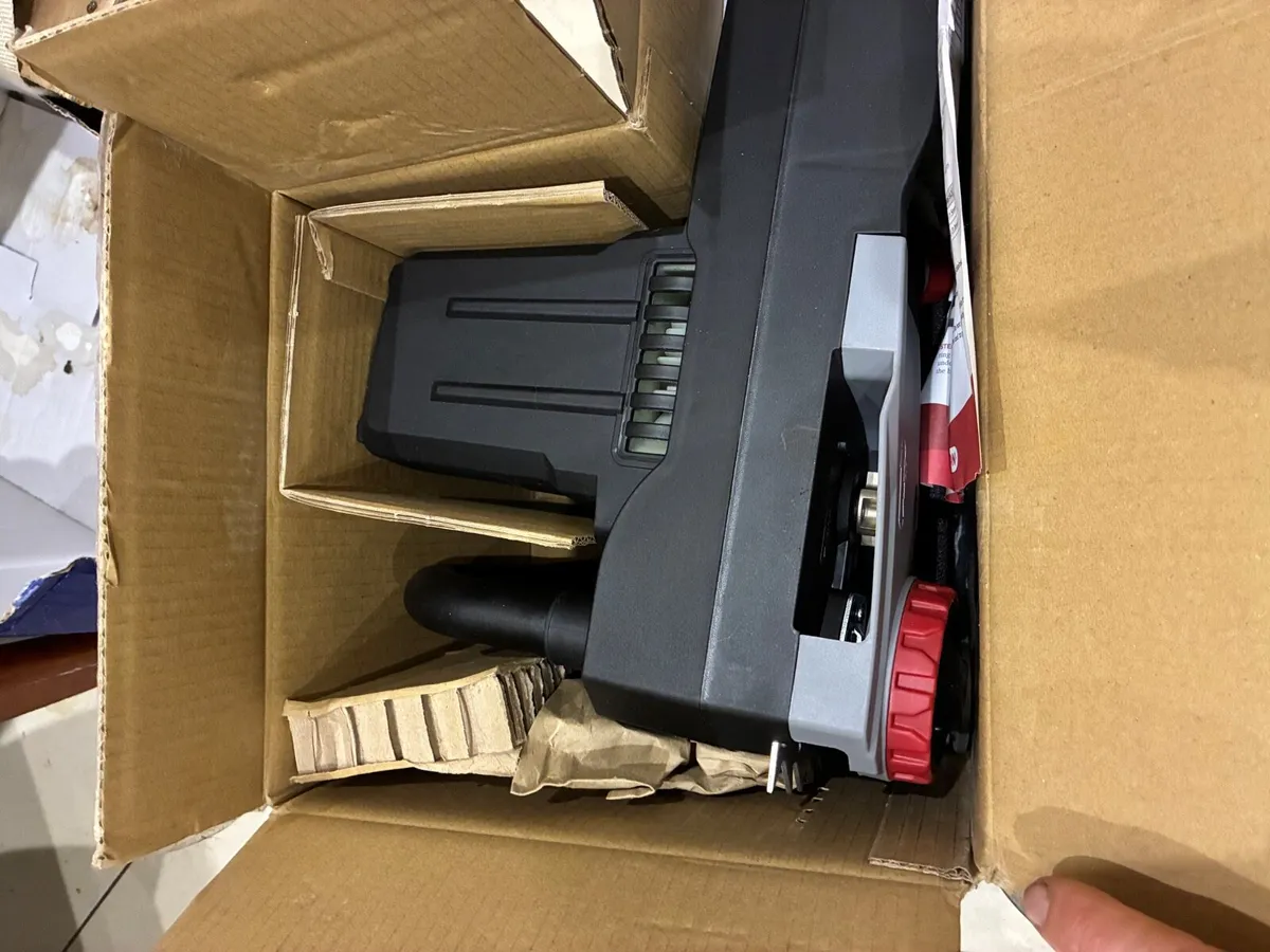 Oregon electric chainsaw - Image 4