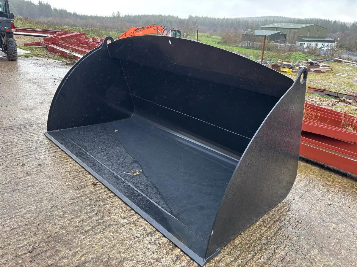 2.3cubic meter pin and cone grain/feeding bucket - Image 3