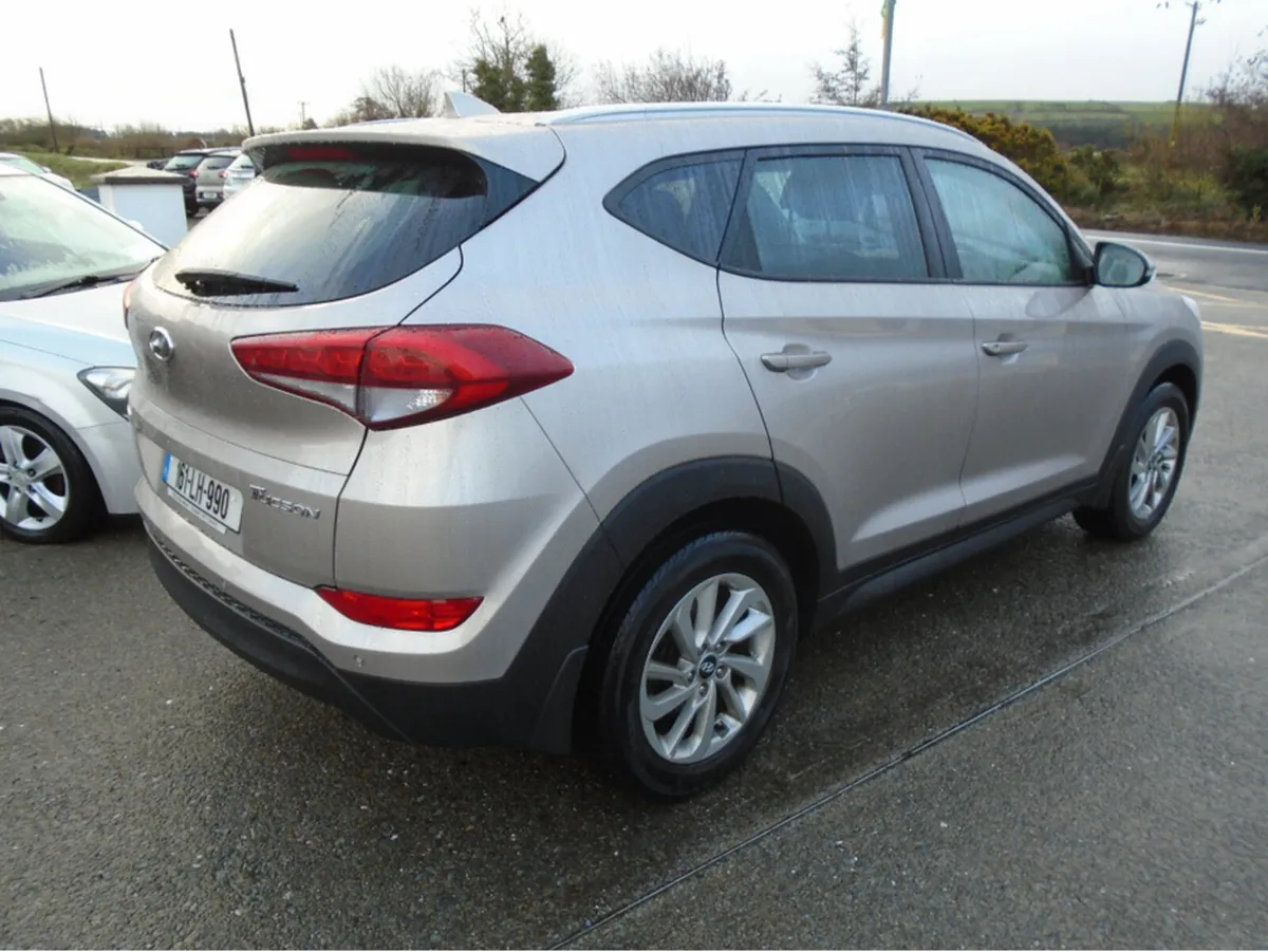Hyundai Tucson EXECUTIVE 5DR - Image 2