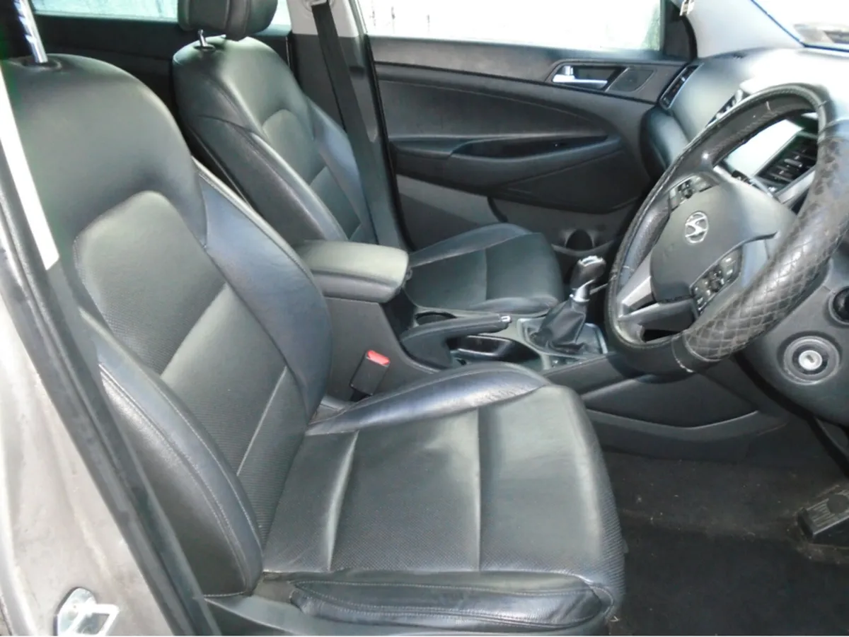 Hyundai Tucson EXECUTIVE 5DR - Image 3
