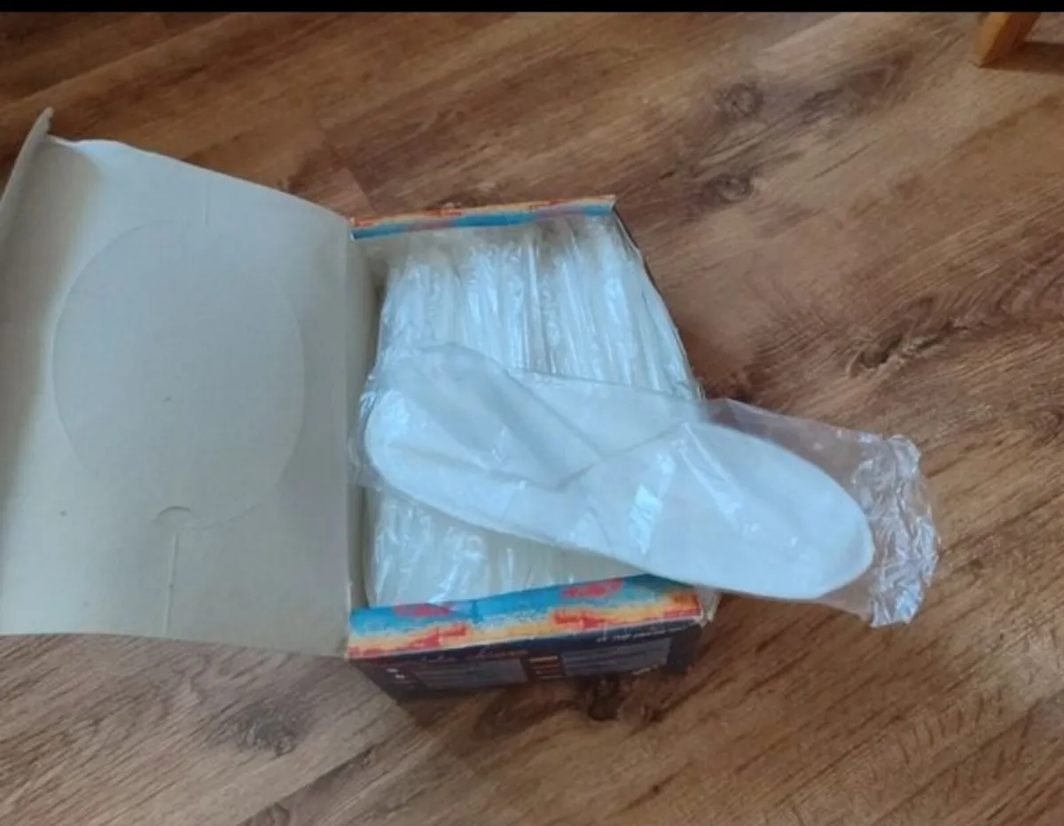 Slippers disposable individually packed, 40 pairs - Image 2