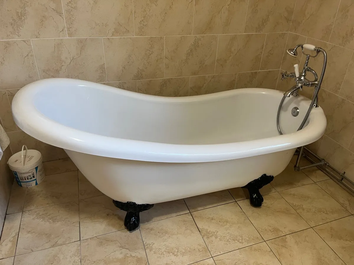 Bathroom Bath - Image 1