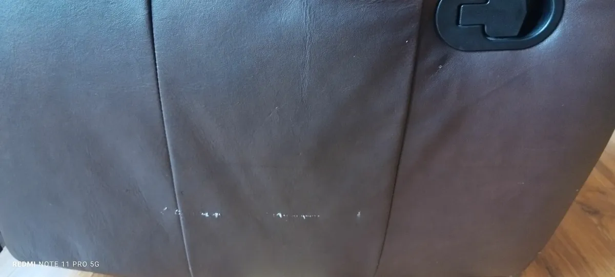 Two Seater Leather Recliner - Image 4