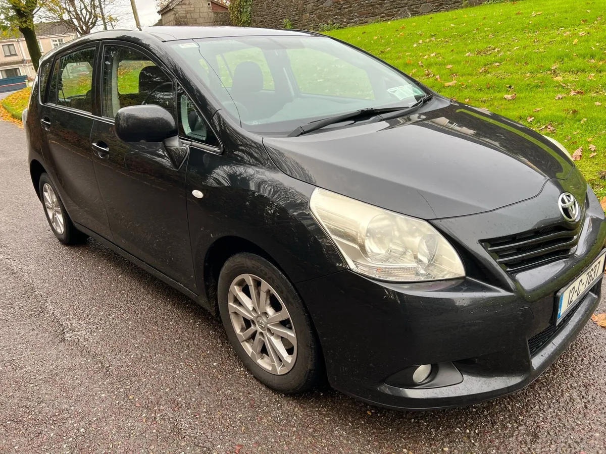 Toyota verso 2.0d4d - Image 1