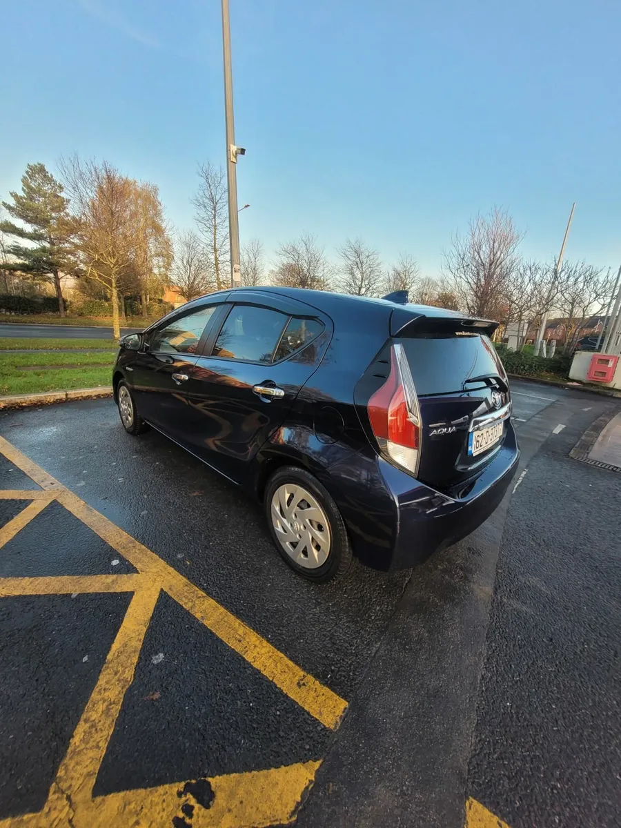 Toyota Aqua 2016 - Image 2