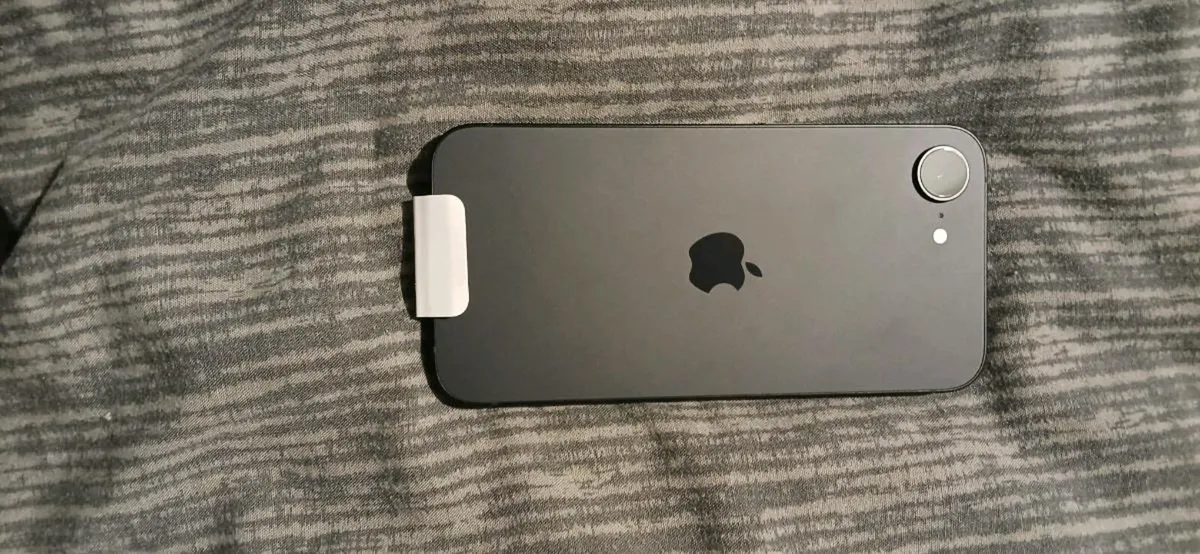 Brand new iPhone 16E for sale - Image 4