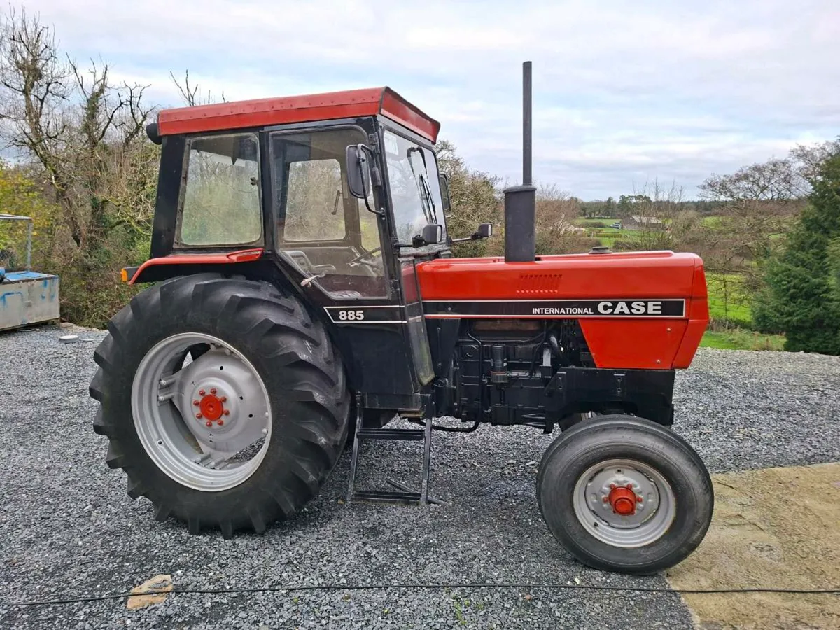 Case international 885 - Image 1