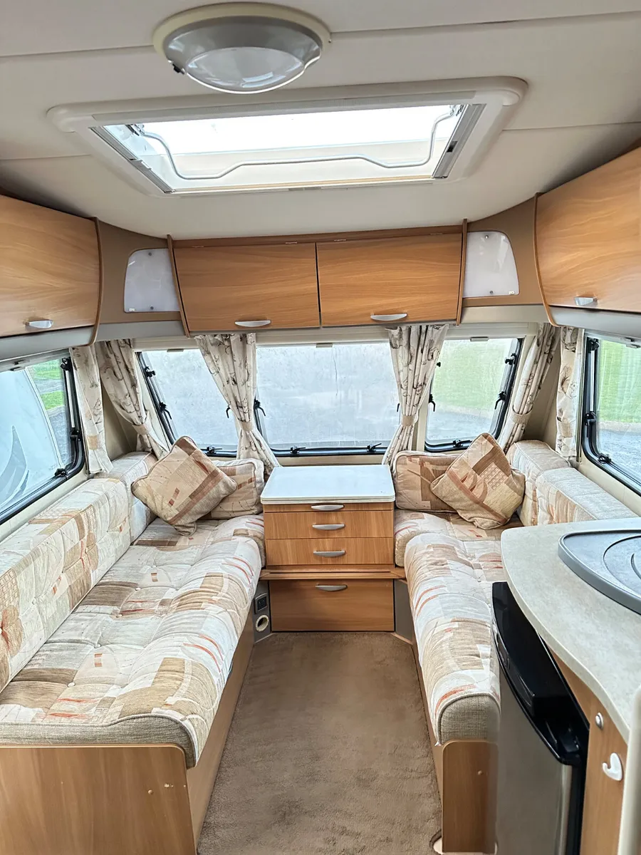 ✨STUNNING SWIFT CHARISMA 4 BERTH FIXED BED✨ - Image 4