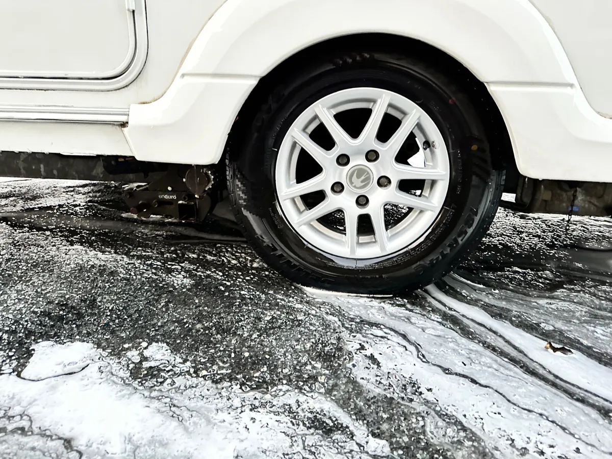 ✨STUNNING SWIFT CHARISMA 4 BERTH FIXED BED✨ - Image 3