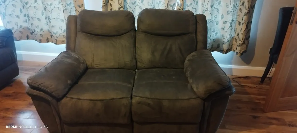 Two seater recliner - Image 1