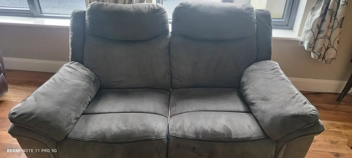 Two seater recliner - Image 3