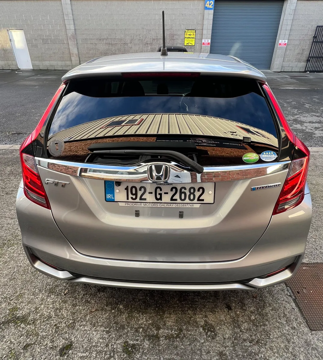 Honda Fit 1.5L Hybrid 2019 - Image 2