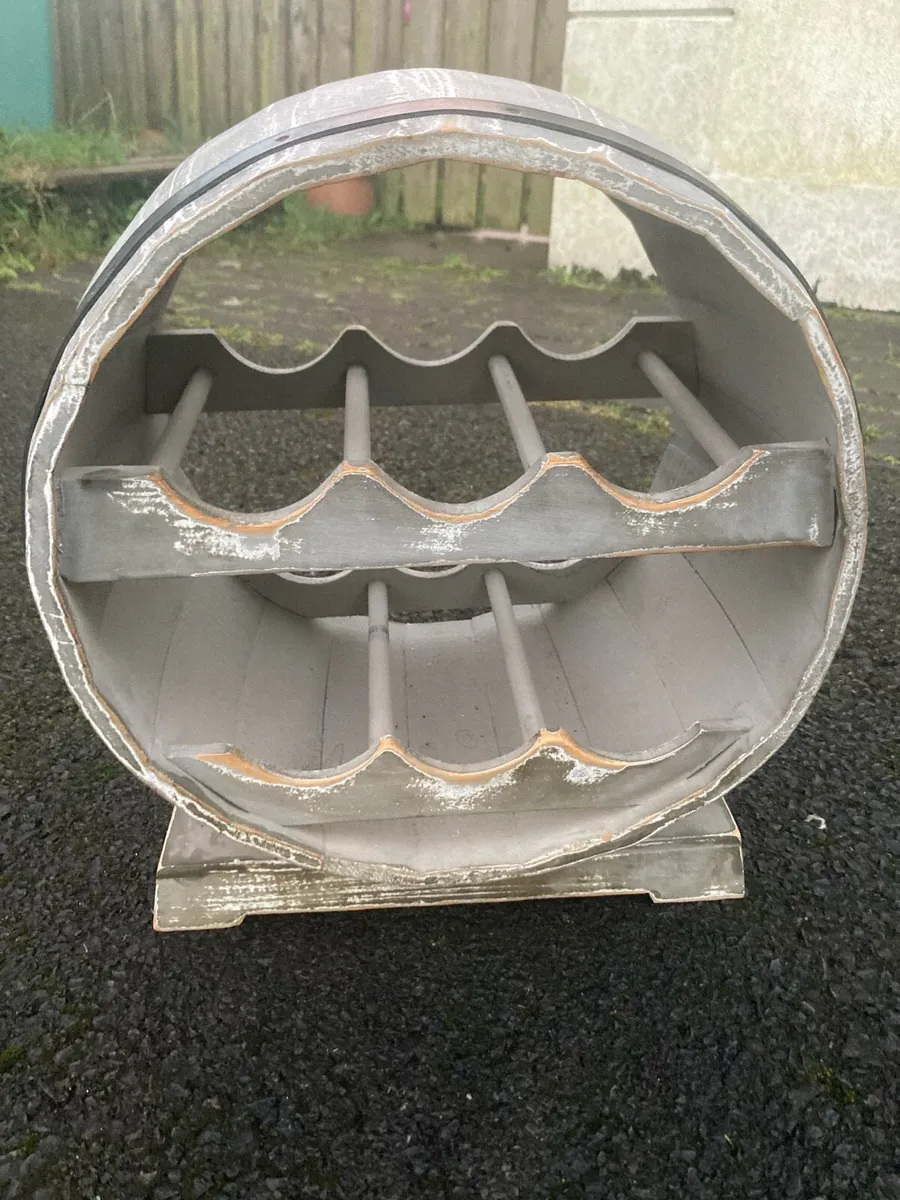 Barrel shaped bottle holder - Image 1