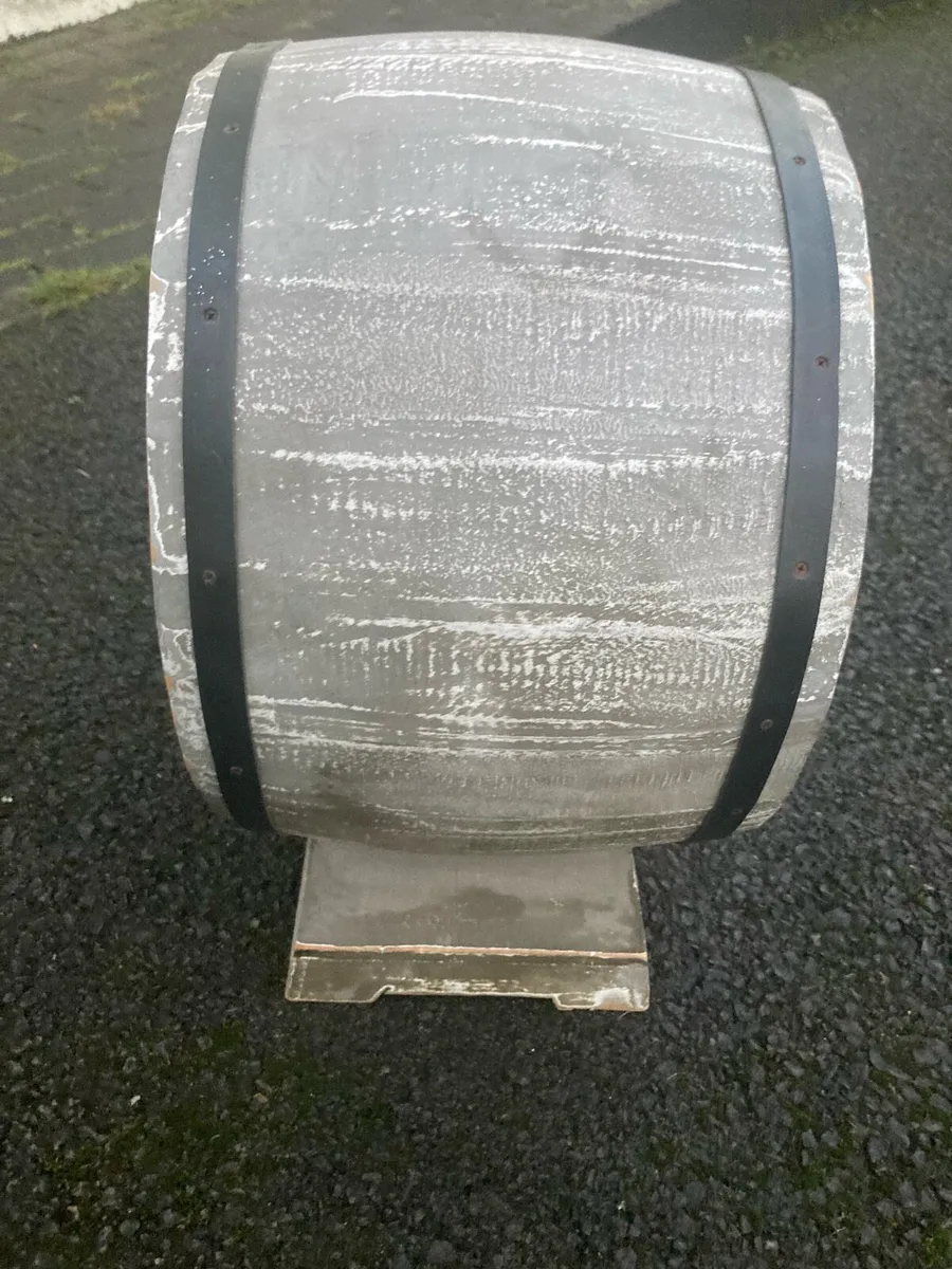 Barrel shaped bottle holder - Image 2