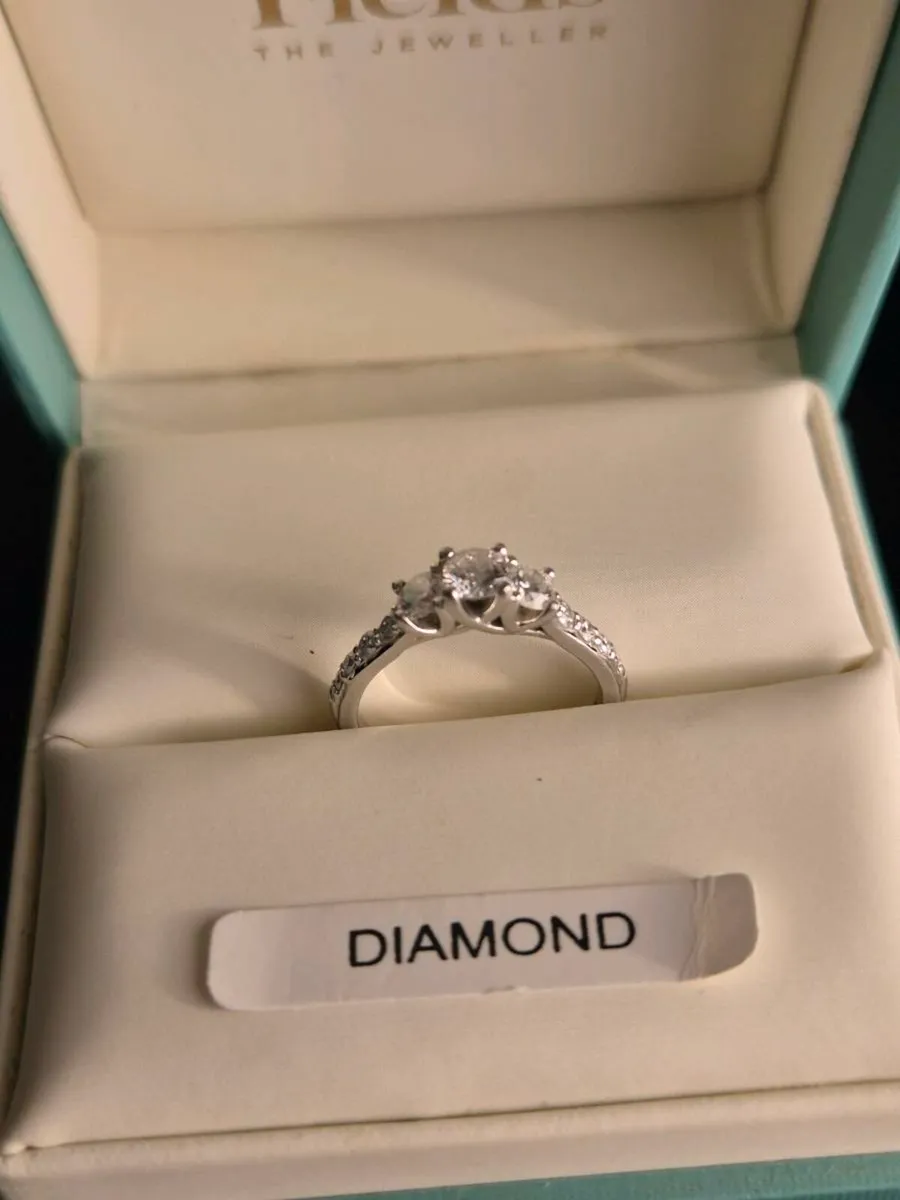 Fields engagement ring - Image 2