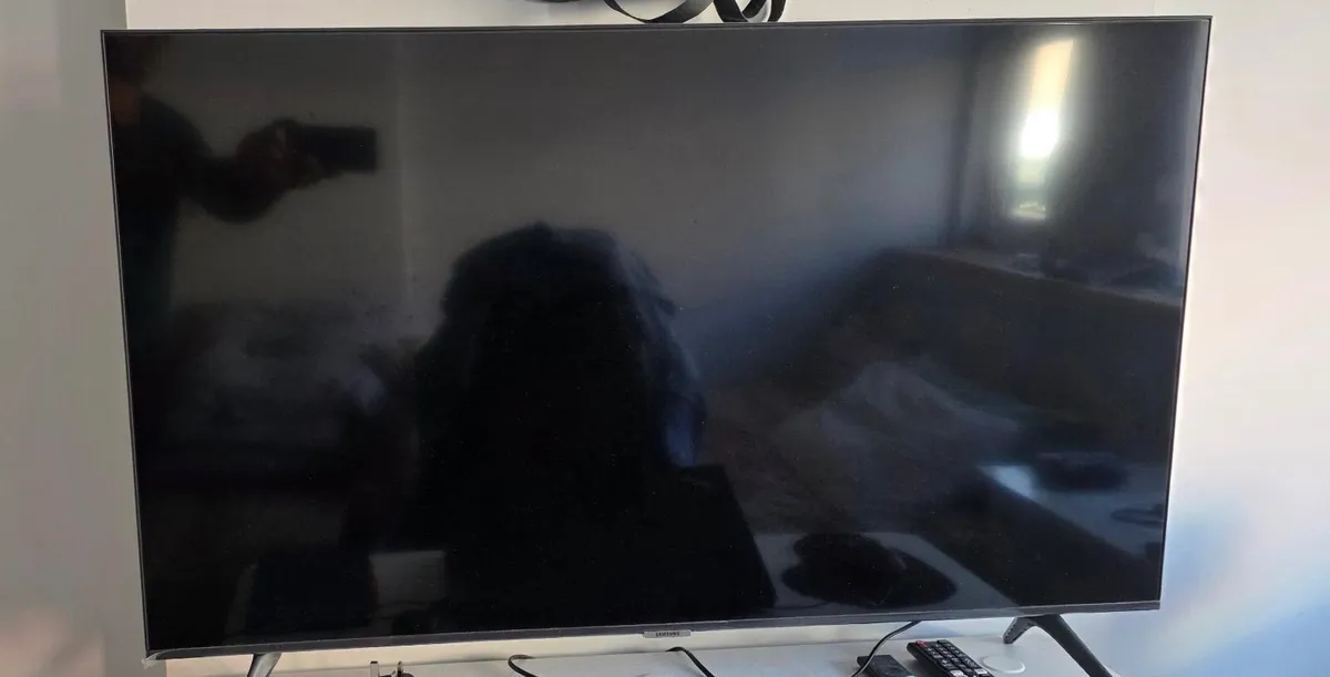 Samsung 43” Smart TV for Sale – Excellent Conditio - Image 1