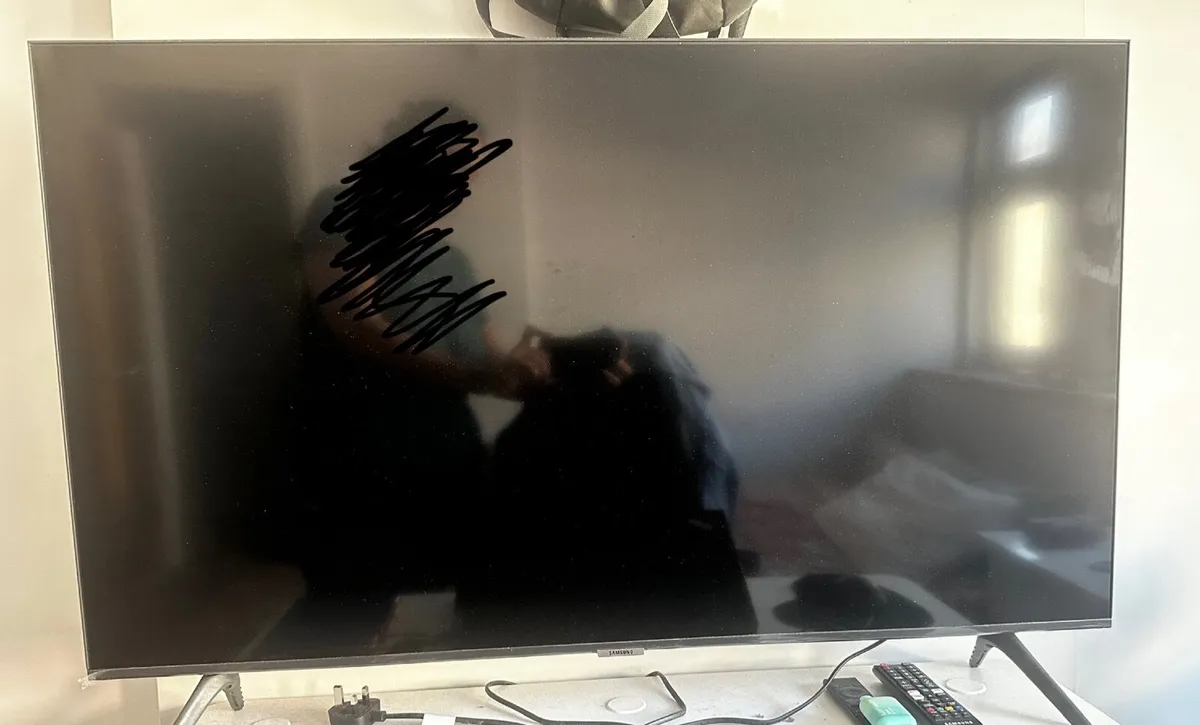 Samsung 43” Smart TV for Sale – Excellent Conditio - Image 2
