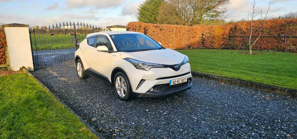 Toyota C-HR 1.8 hybrid - Image 1